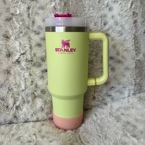 Stanley Adventure Quencher 40oz Tumbler 💚🩷